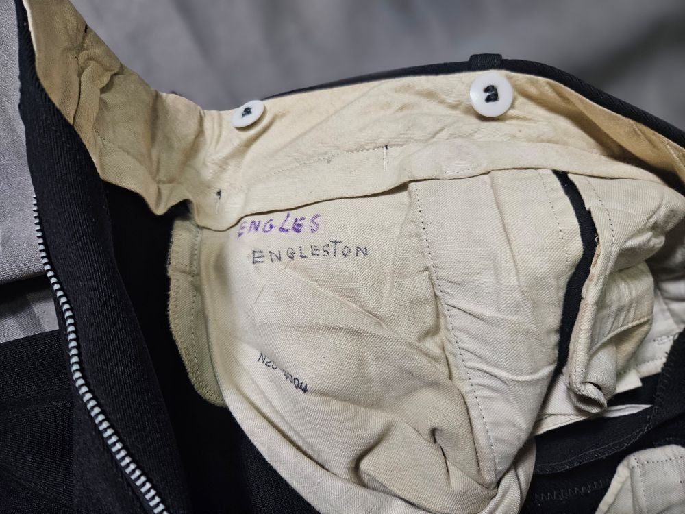 WWII US Navy Officer Uniform. In fair condition — image 15