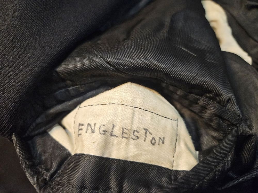 WWII US Navy Officer Uniform. In fair condition — image 9