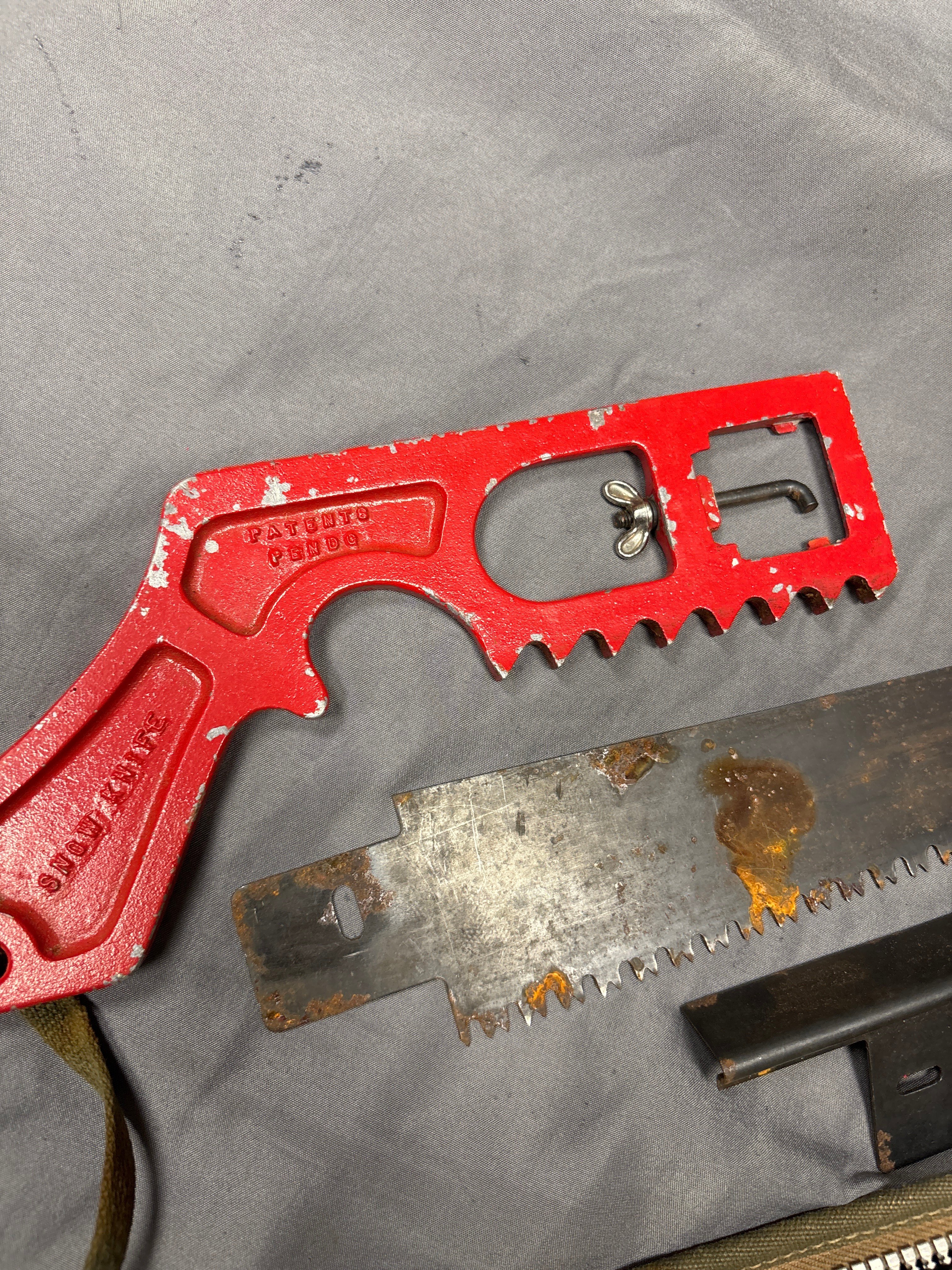 VIETNAM WAR ERA PILOT SURVIVAL SAW — image 2