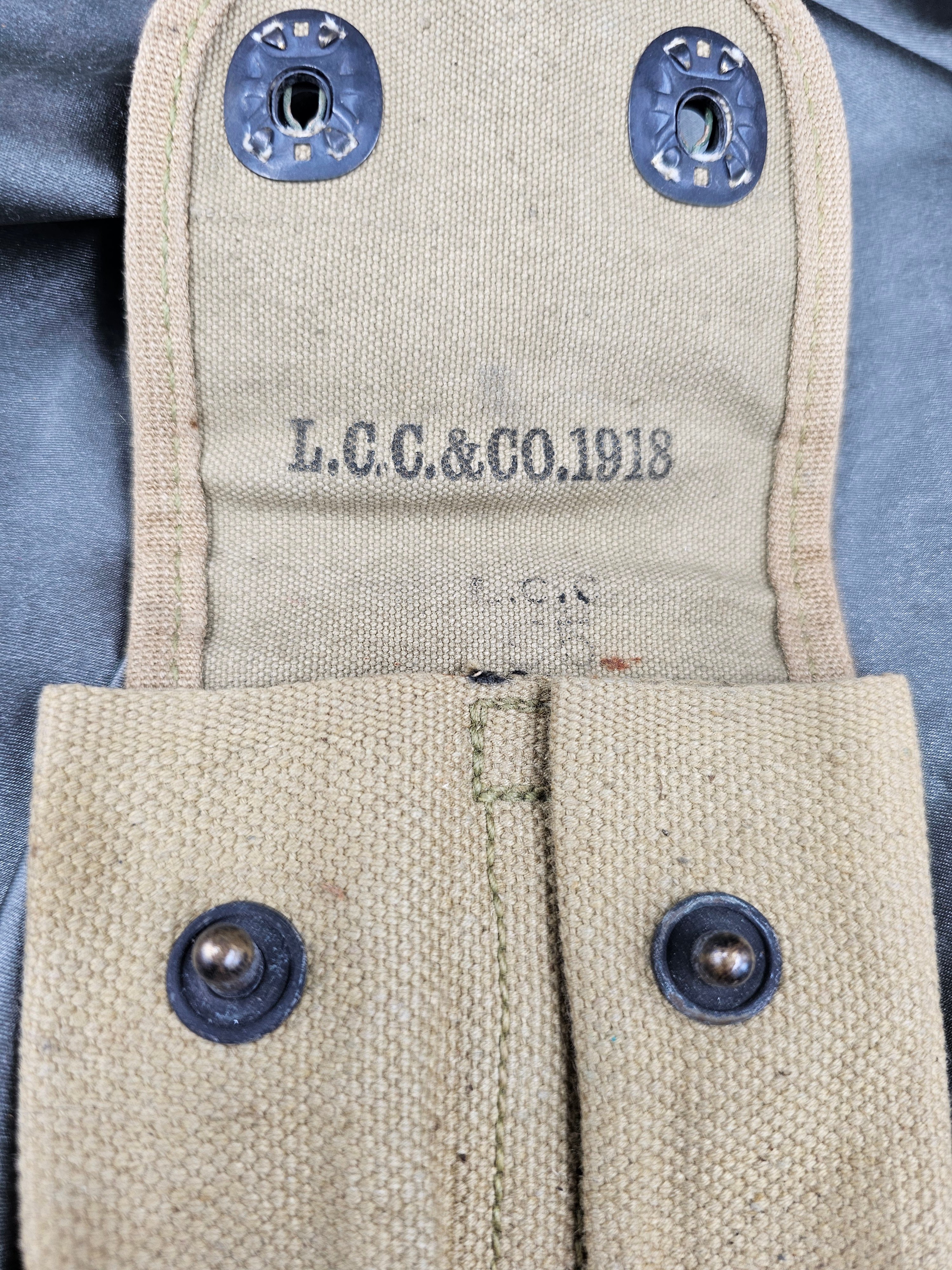 WWI US AMMUNITION POUCH — image 3
