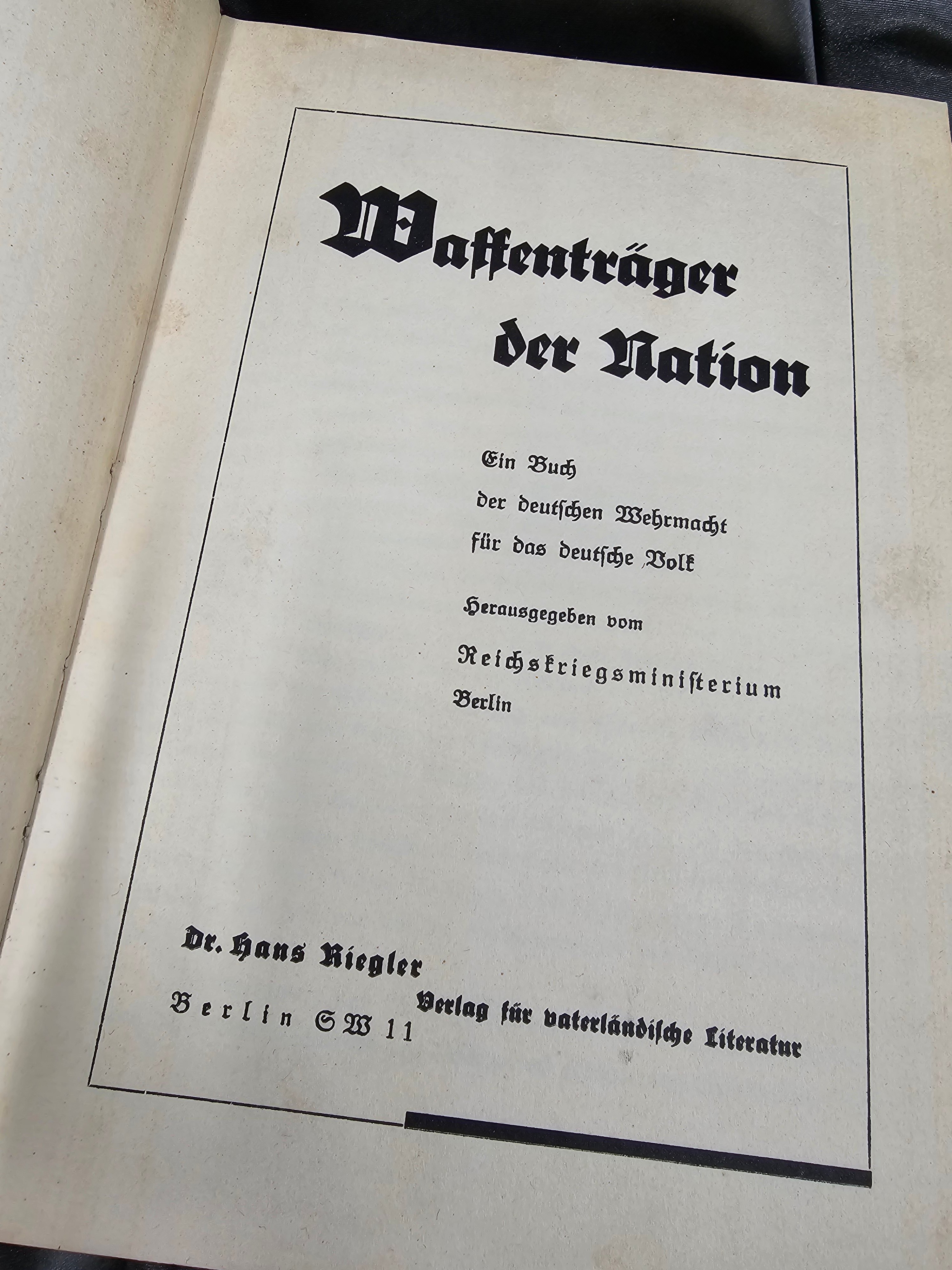 WWII GERMAN BOOK WAFFENTRÄGER DER NATION — image 2