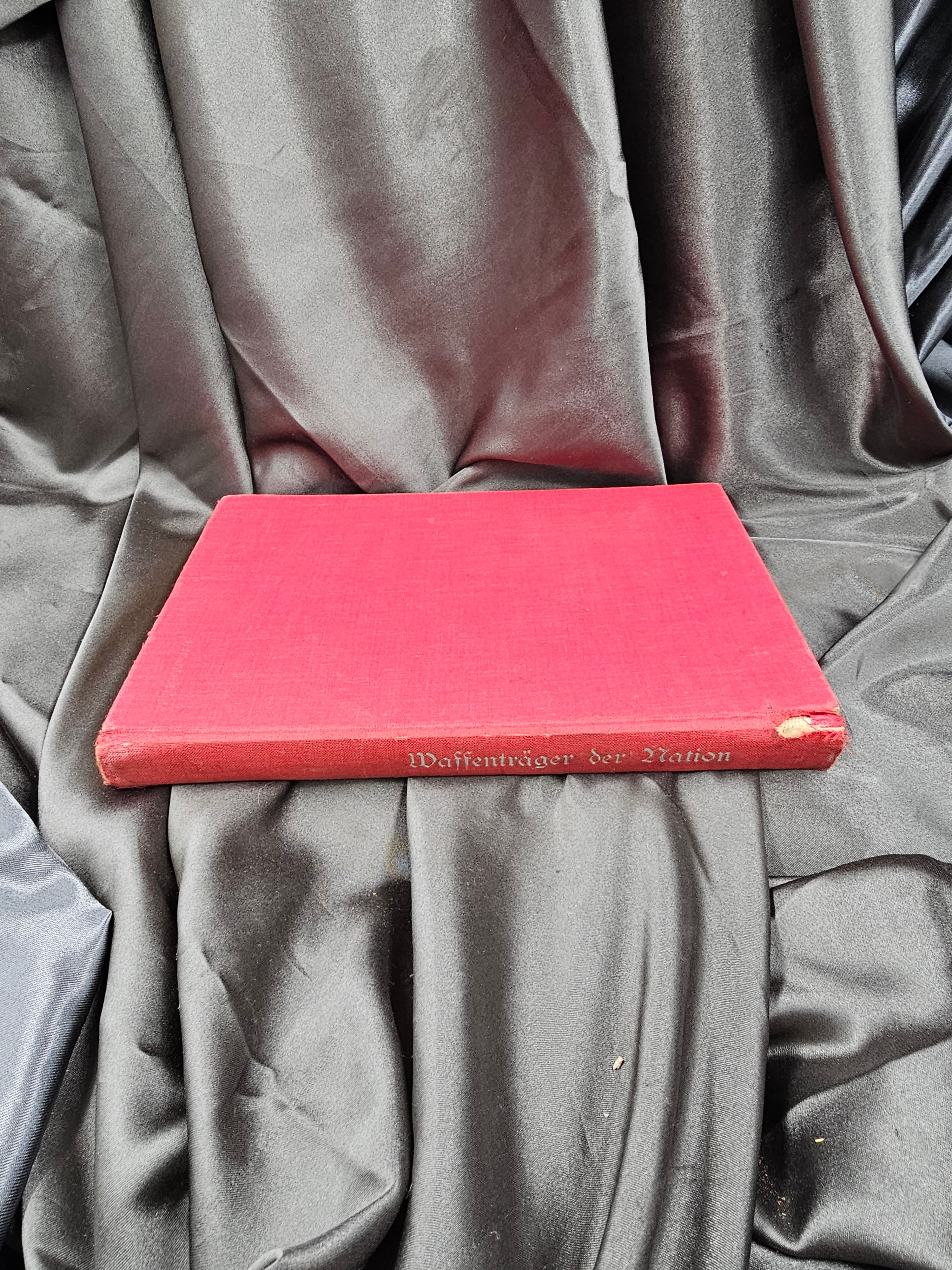 WWII GERMAN BOOK WAFFENTRÄGER DER NATION — image 7