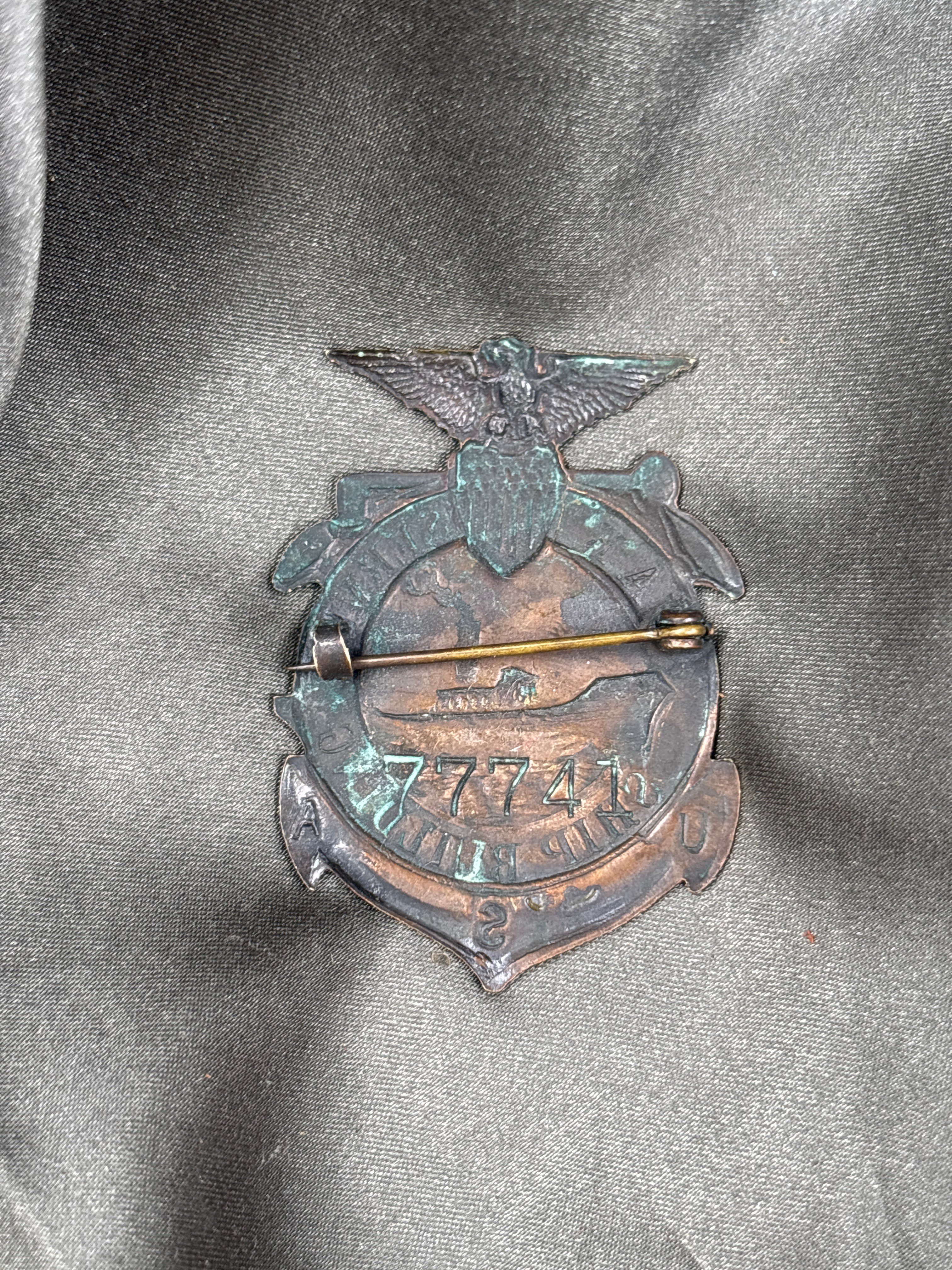 WWI WAR SERVICE SHIP BUILDING BADGE #77741 — image 2