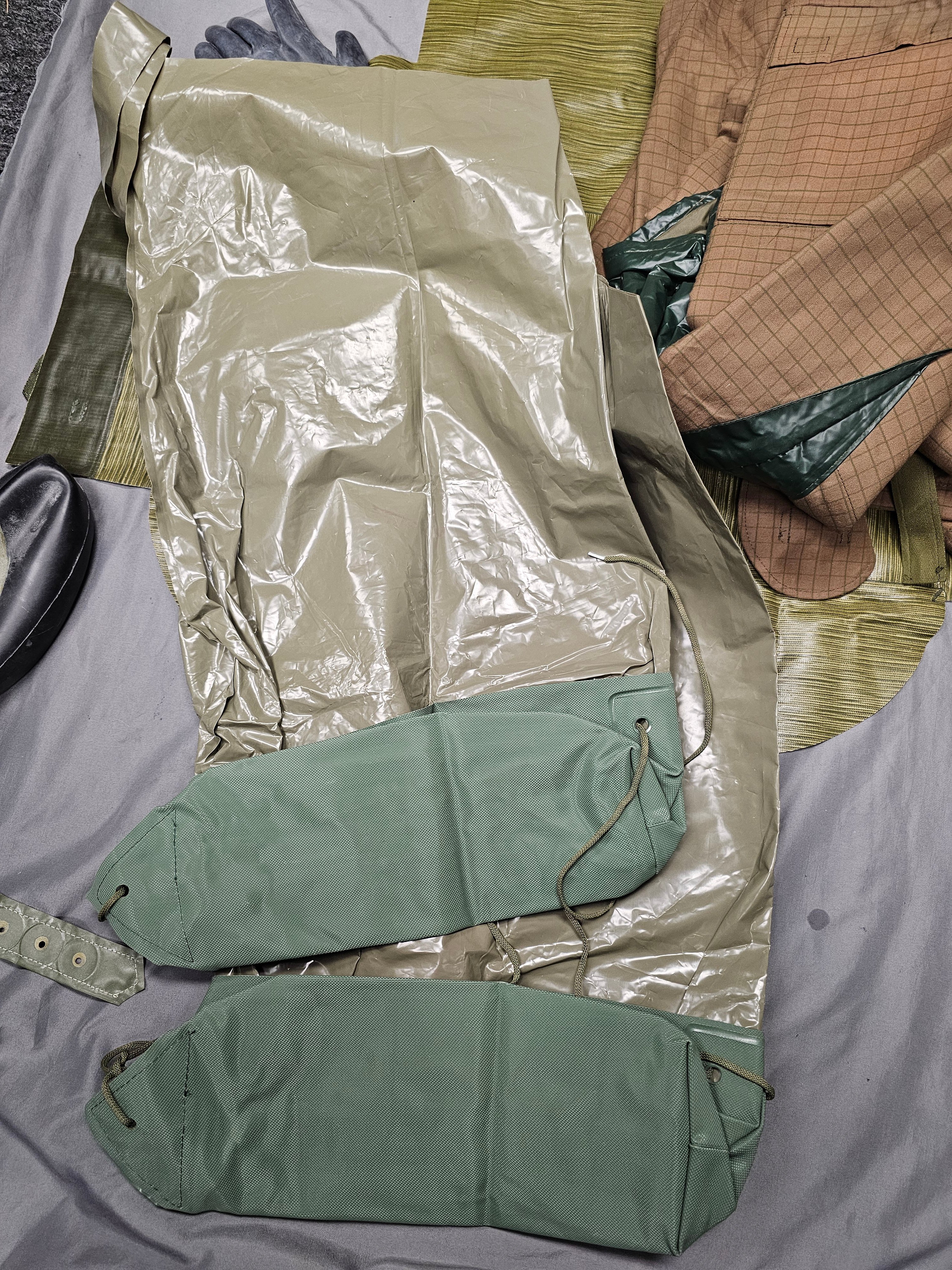 CZECH NBC PROTECTION SUIT COMPLETE — image 4