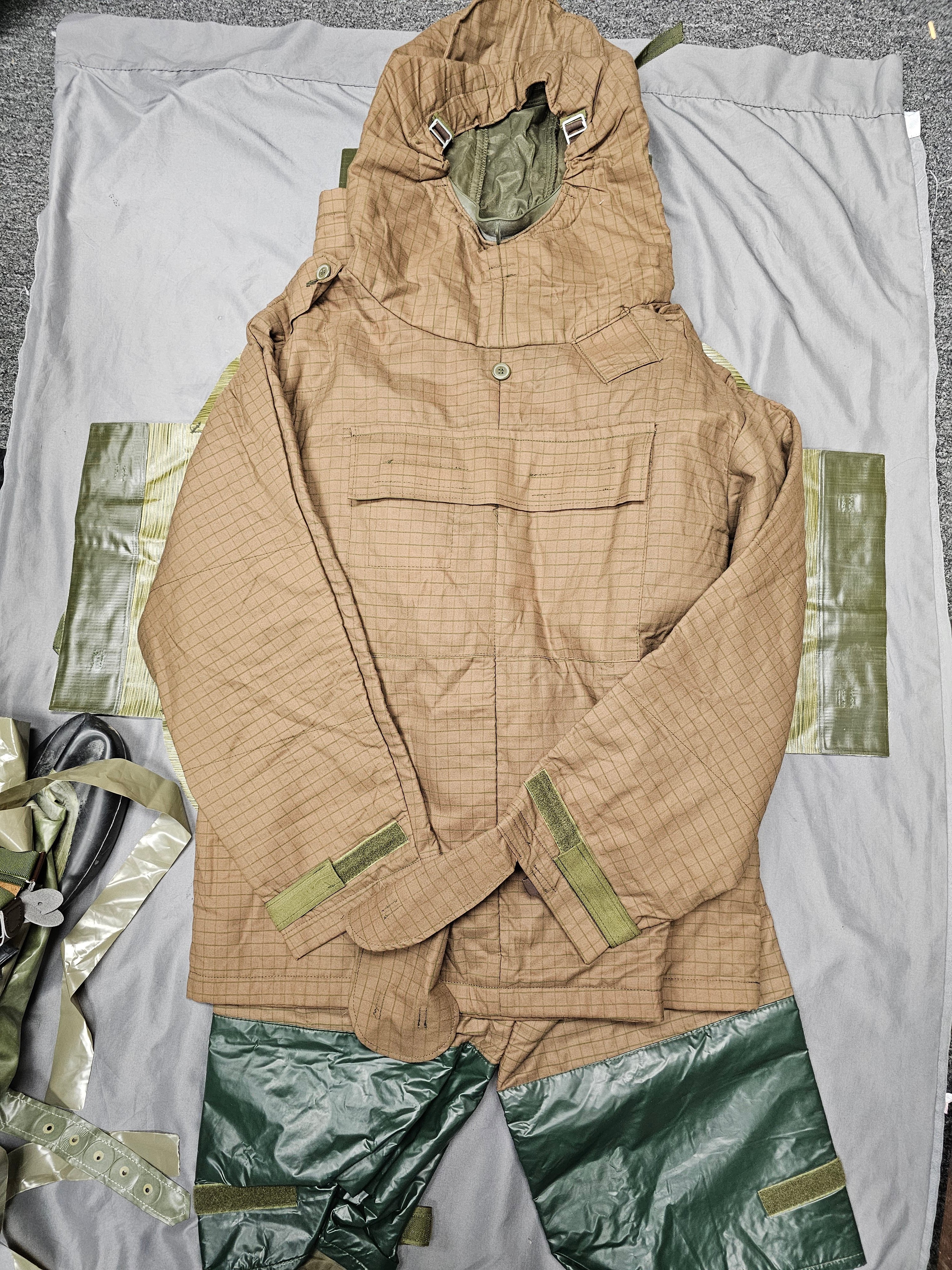 CZECH NBC PROTECTION SUIT COMPLETE — image 7