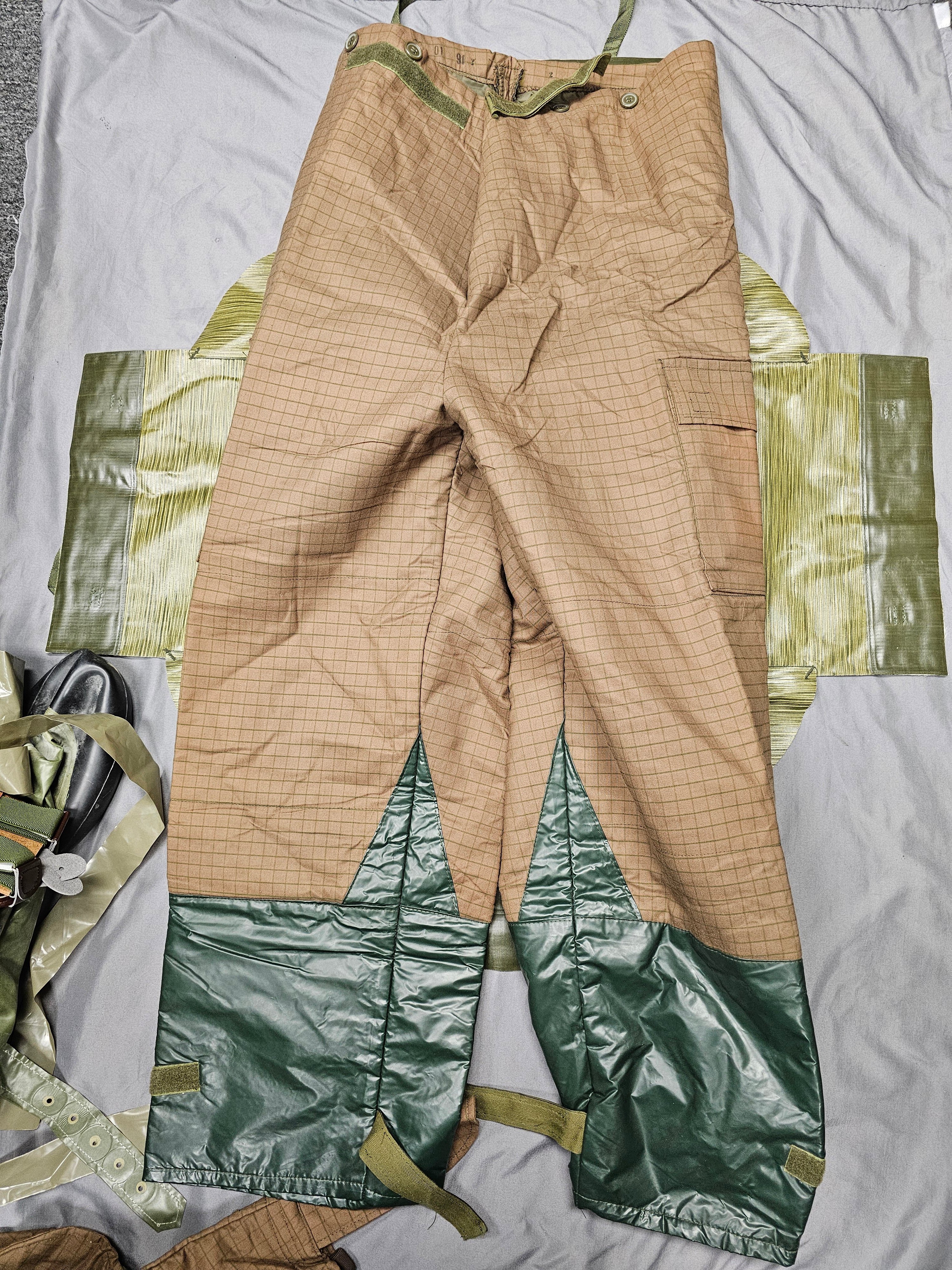 CZECH NBC PROTECTION SUIT COMPLETE — image 8