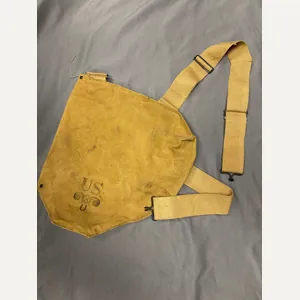 WWII US KIDNEY GAS MASK BAG