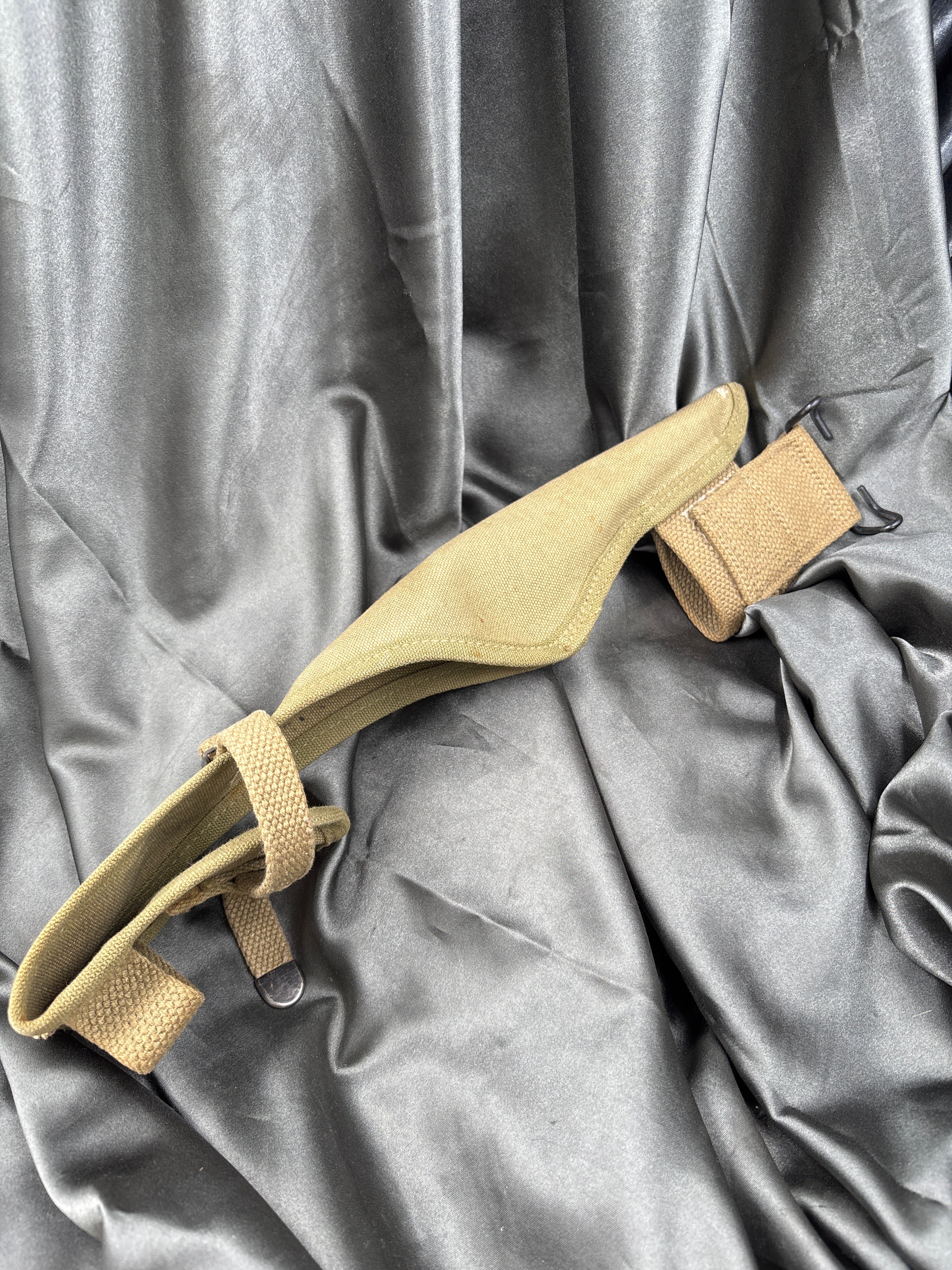 WWII US ARMY PICK AXE COVER — image 3