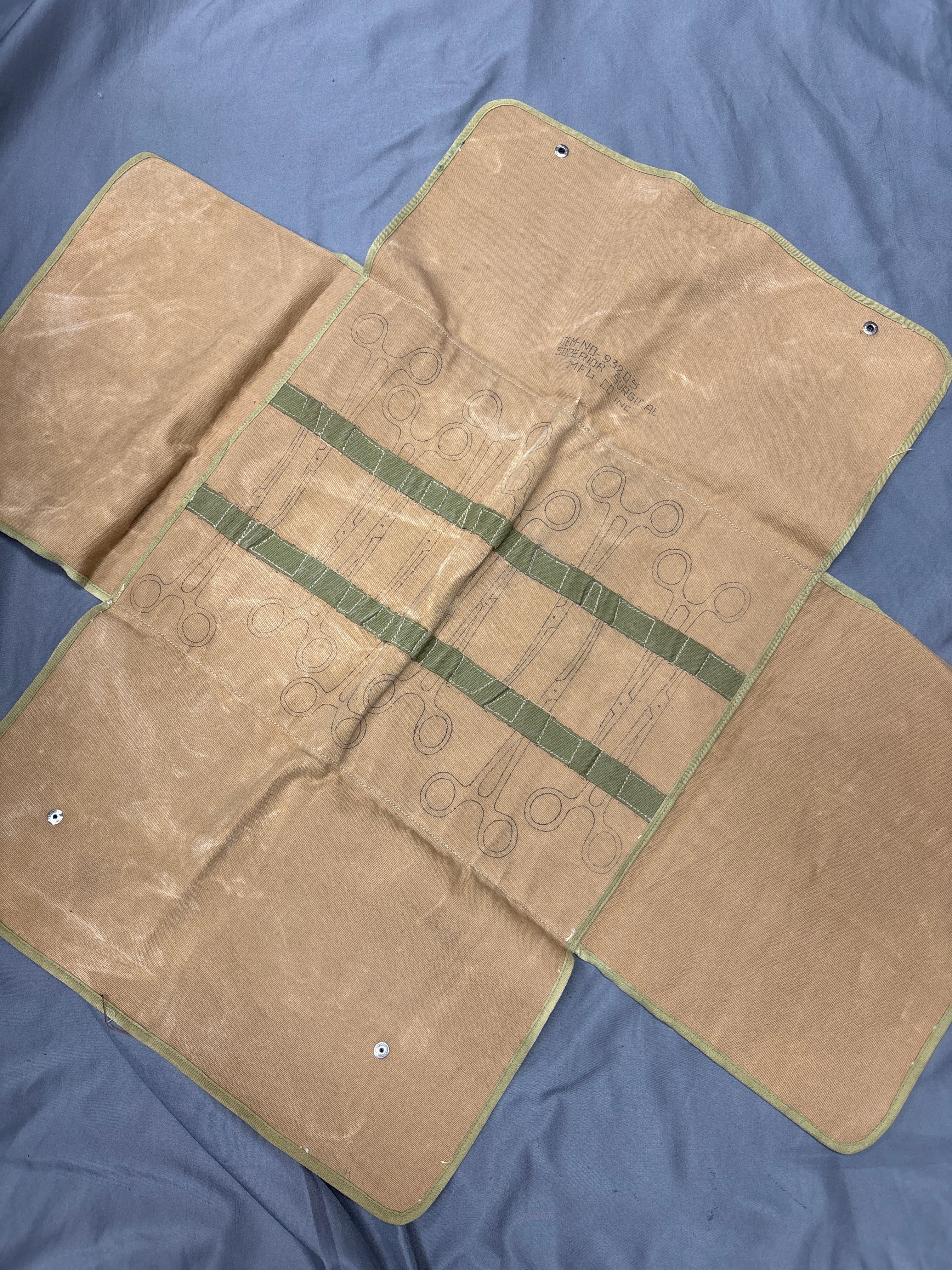 MILITARY SURGICAL HYSTERECTOMY FORCEPS TOOL ROLL — image 5