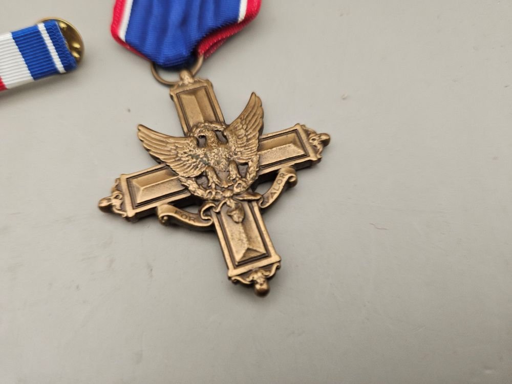 US Army Military Medal Distinguished Service Cross with ribbon — image 3