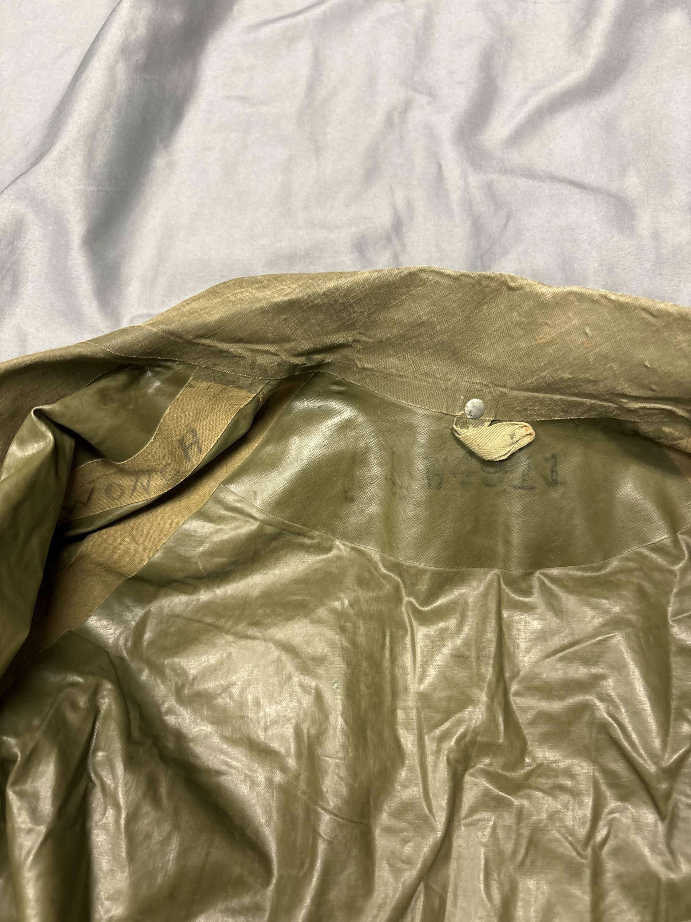 WWII US ARMY RAIN COAT SIZE SMALL — image 4