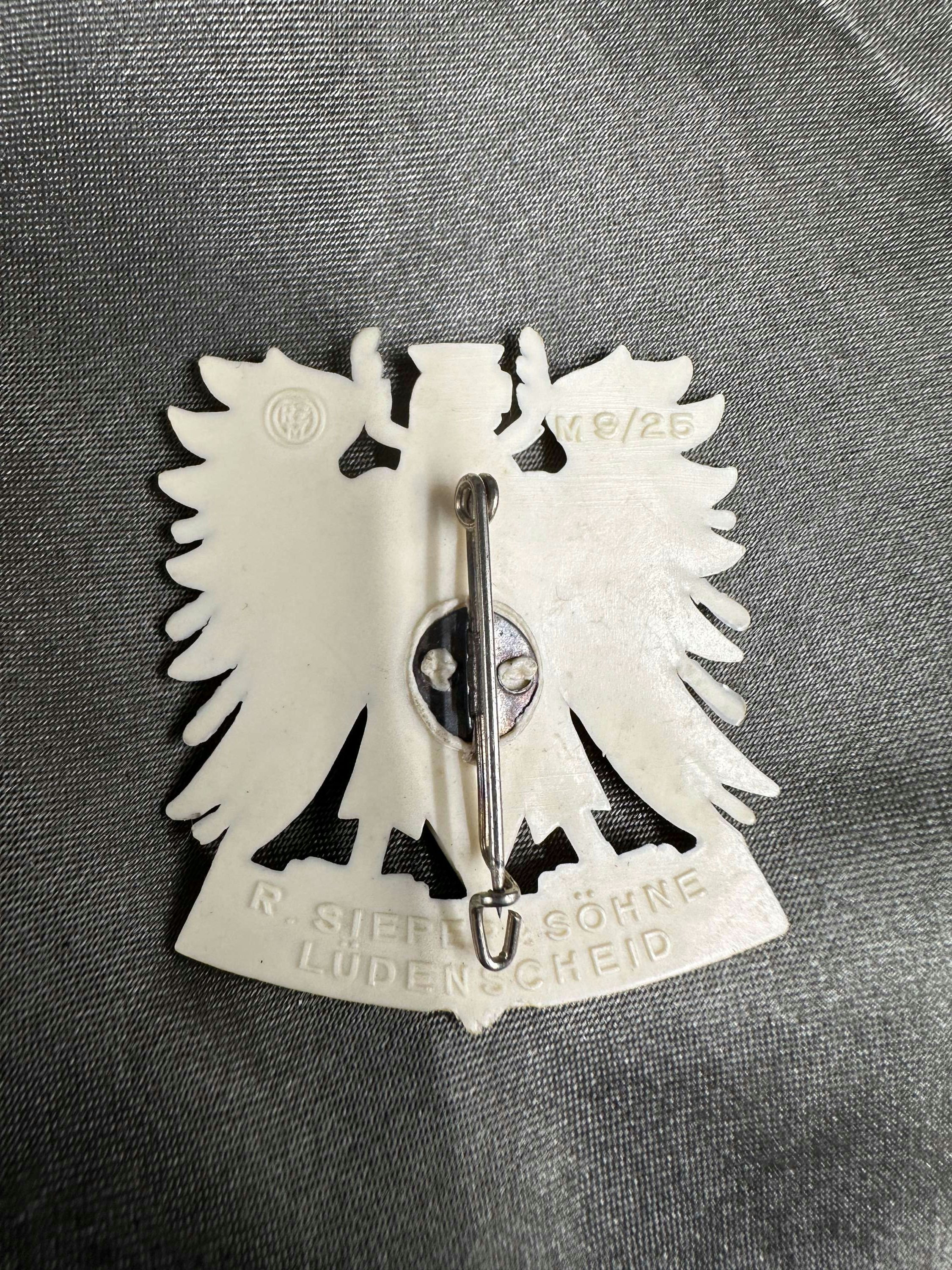 WWII GERMAN HITLER YOUTH TINNIE — image 2