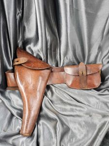 WWI CANADIAN OFFICER LEATHER BELT HOLSTER & AMMO POUCH