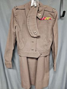KOREAN WAR ERA WOMEN ARMY CORPS UNIFORM