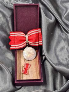 WWII JAPANESE WOMEN RED CROSS MEDAL