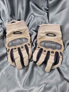 US ARMY OAKLEY KNUCKLE GUARD GLOVES