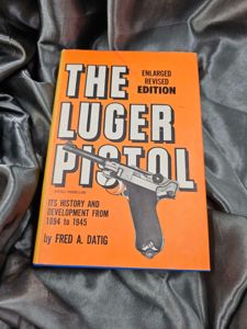 REFERENCE BOOK - THE LUGER PISTOL