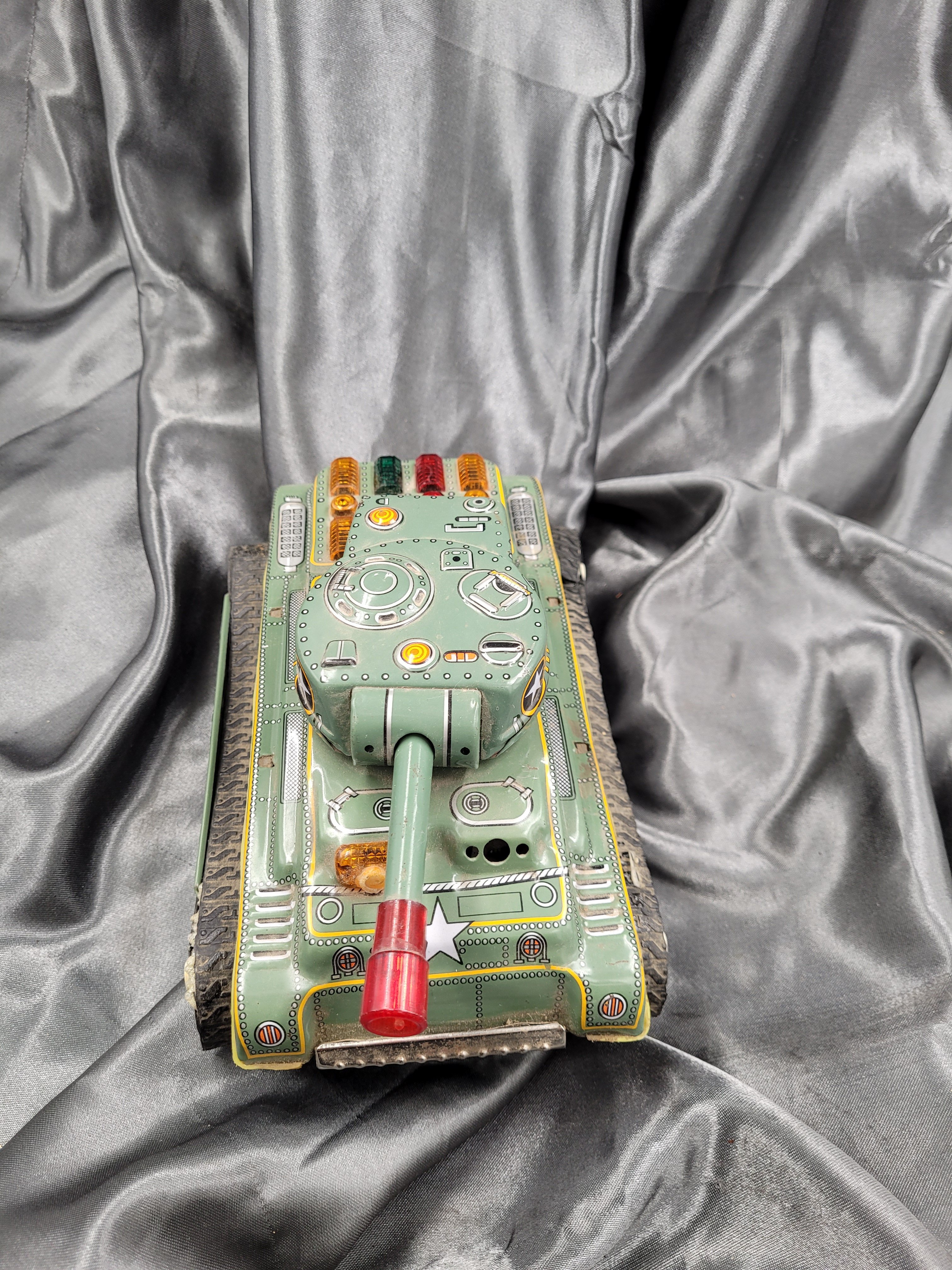 VINTAGE TOY TANK — image 2