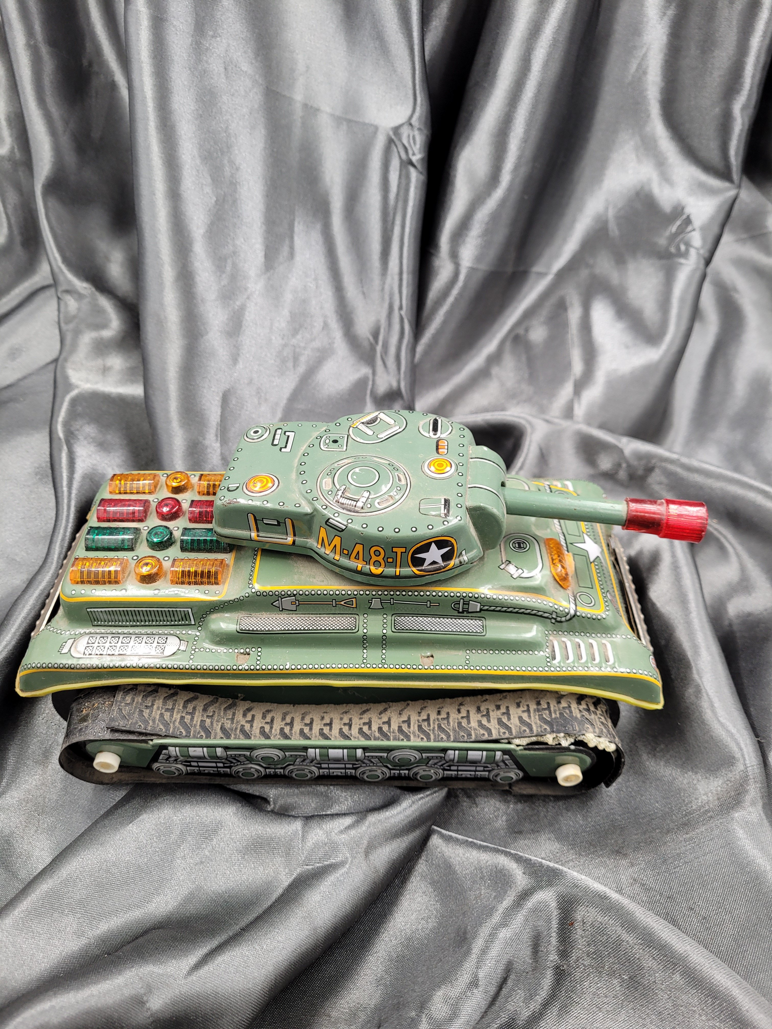 VINTAGE TOY TANK — image 3