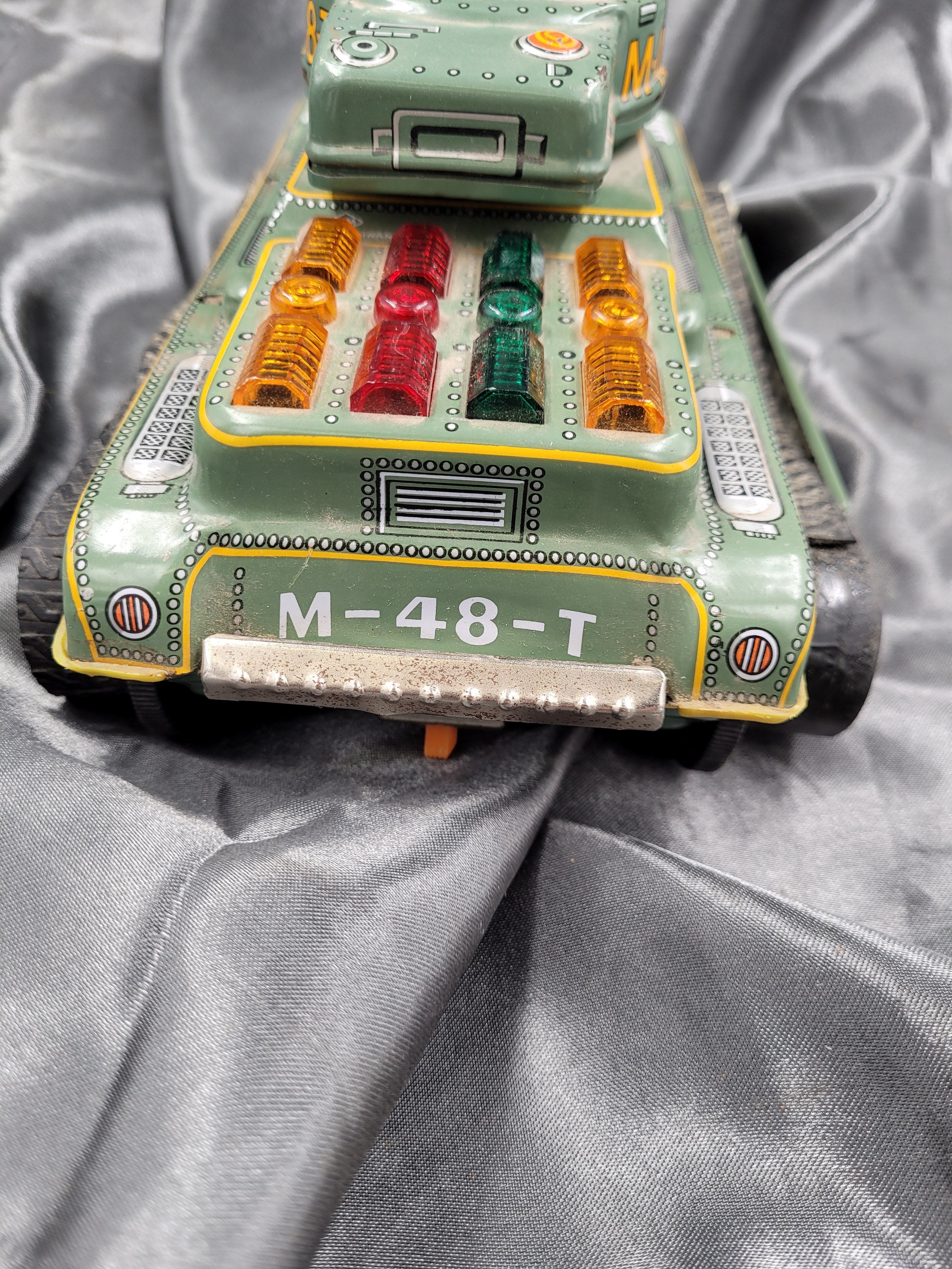 VINTAGE TOY TANK — image 5