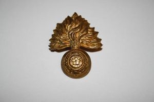 WW2 Gilt Sweet heart pin - Grenadier Gaurds of Canada