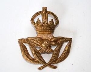 WW2 RCAF Warrant Officer Cap Badge