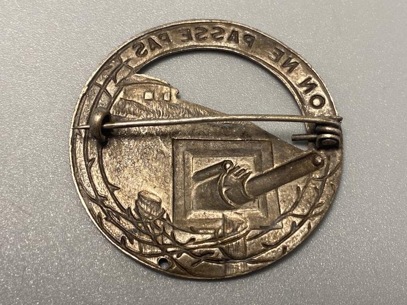 Pre WW2 French Maginot Line Badge 'On Ne Passe Pas' — image 2