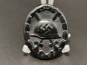 Third Grade Black Wound Badge 107 Carl Wild