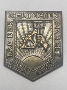 Tag Der Deutschen Arbeit 1.Mai 1933 Day Badge