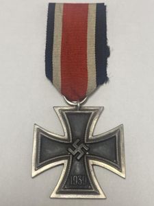 Iron Cross Second Class Maker Marked '24' Arbeitsgemeinschaft Der Hanauer …