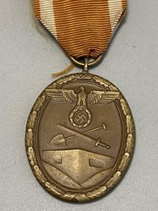 Early Brass Westwall Construction Medal