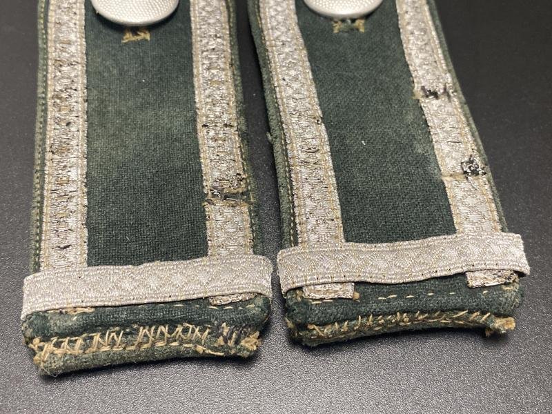 German Army Walking Out Dress NCO Shoulder Boards Pair — image 2