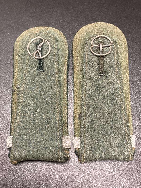 German Army Walking Out Dress NCO Shoulder Boards Pair — image 4