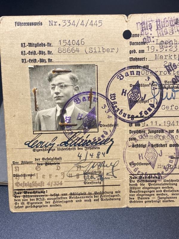 HJ Fuhrerausweis Leonhard Schirmer With Leistungsbuch & Woven Silver Proficiency Badge — image 2