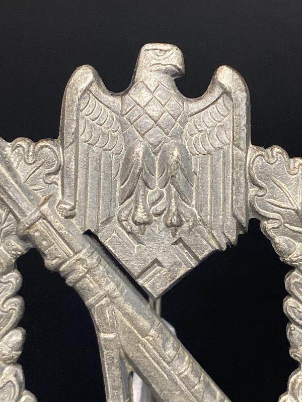 Infantry Assault Badge in Silver SHuCo 41 — image 2