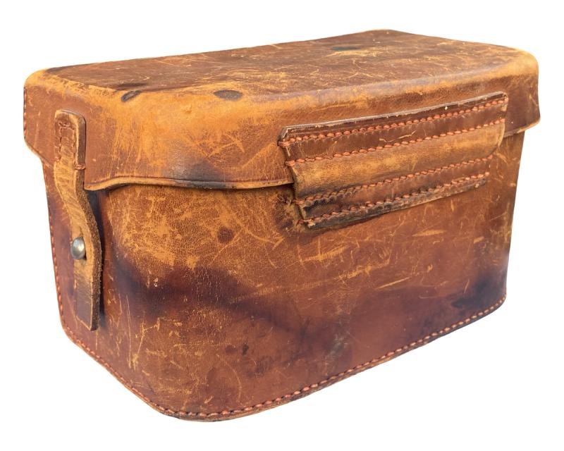 1937 Dated Luftschutz Medical Pouch — image 2