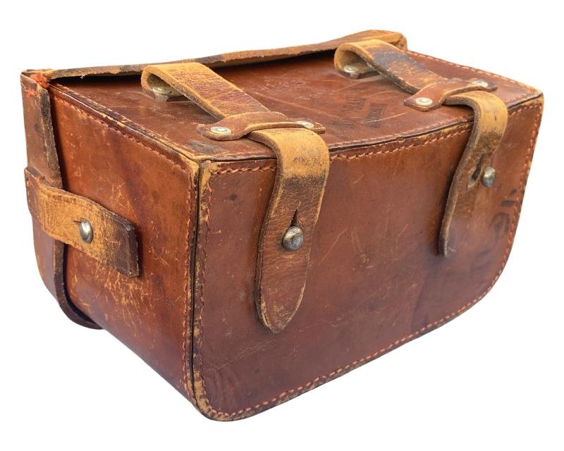 1937 Dated Luftschutz Medical Pouch — image 3