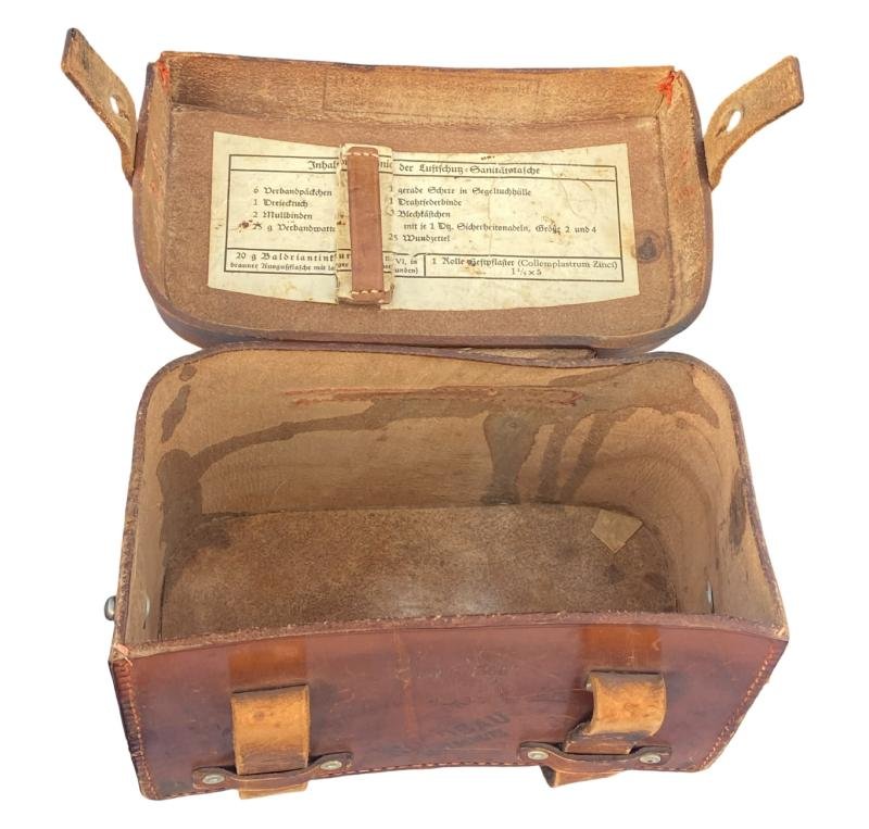 1937 Dated Luftschutz Medical Pouch — image 4