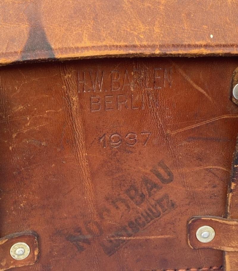1937 Dated Luftschutz Medical Pouch — image 6