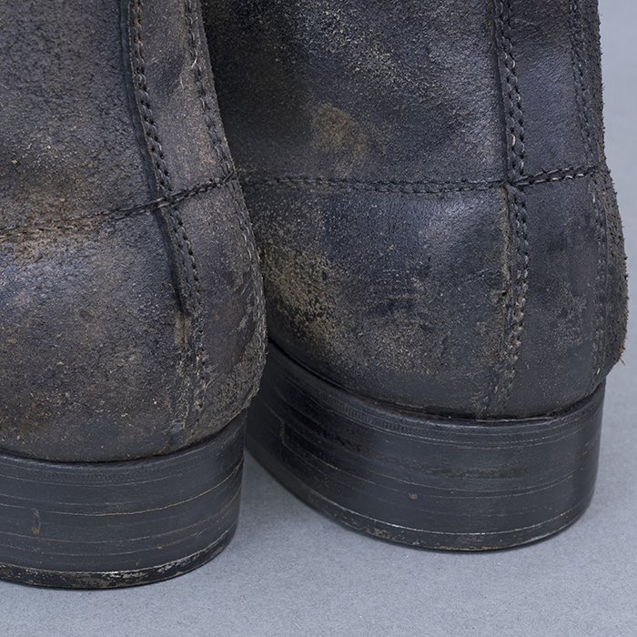 JNH37 Excellent unissued pair of worker low boots — image 10