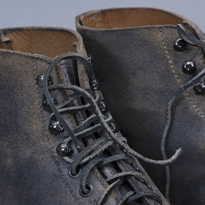 JNH37 Excellent unissued pair of worker low boots — image 4