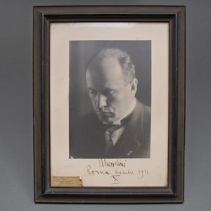 DMI85 Framed signed portrait of Prime Minister Mussolini dated 1931