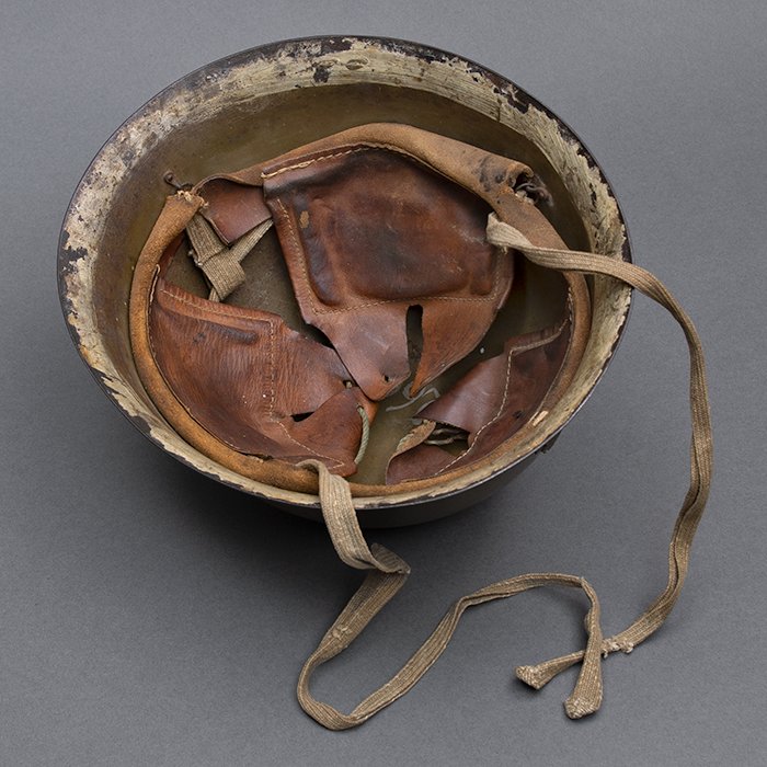 RT7 Interesting Imperial Japanese Navy Type 90 field helmet — image 17