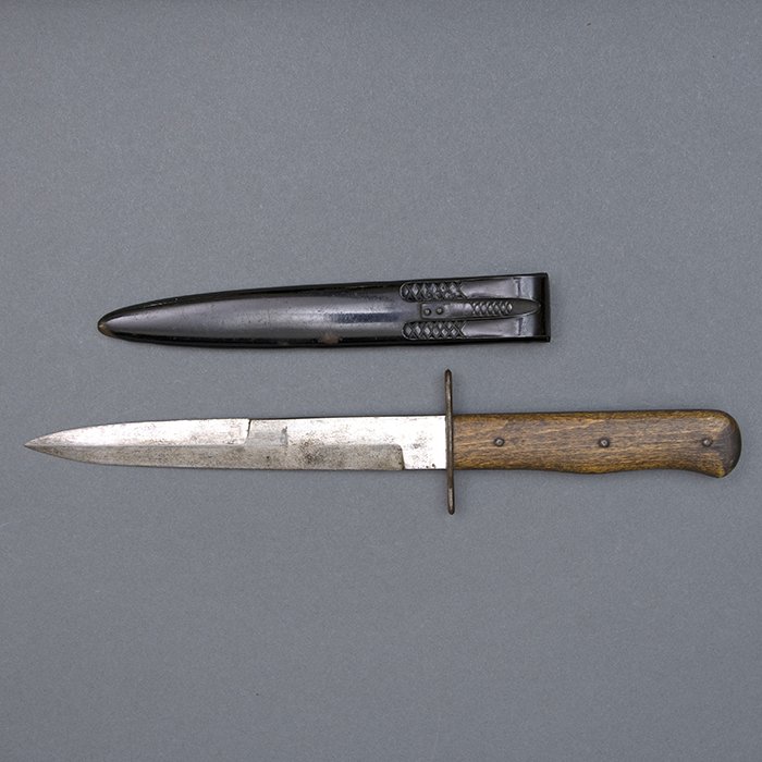 JOJ43 Wooden handled boot knife with spring loaded scabbard clip — image 4