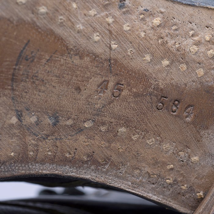 BAS14 Clean matched pair of wartime black leather work boots — image 15