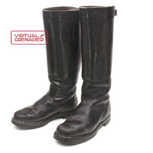 SPU64 Excellent pair of SS marked service boots