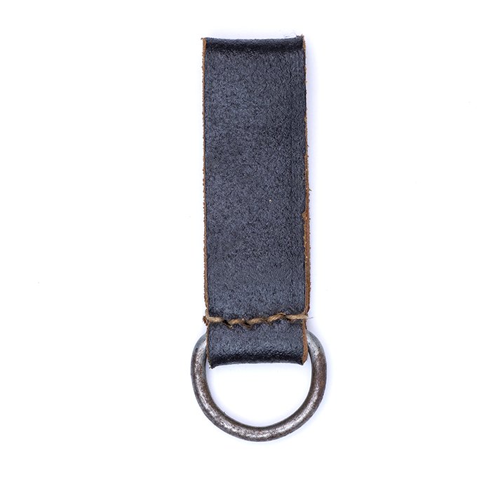 MP5019 Single black leather equipment belt loop with D-ring — image 2