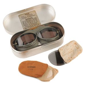 ACZ157 Cased set of Auer Model 295 Flight Goggles