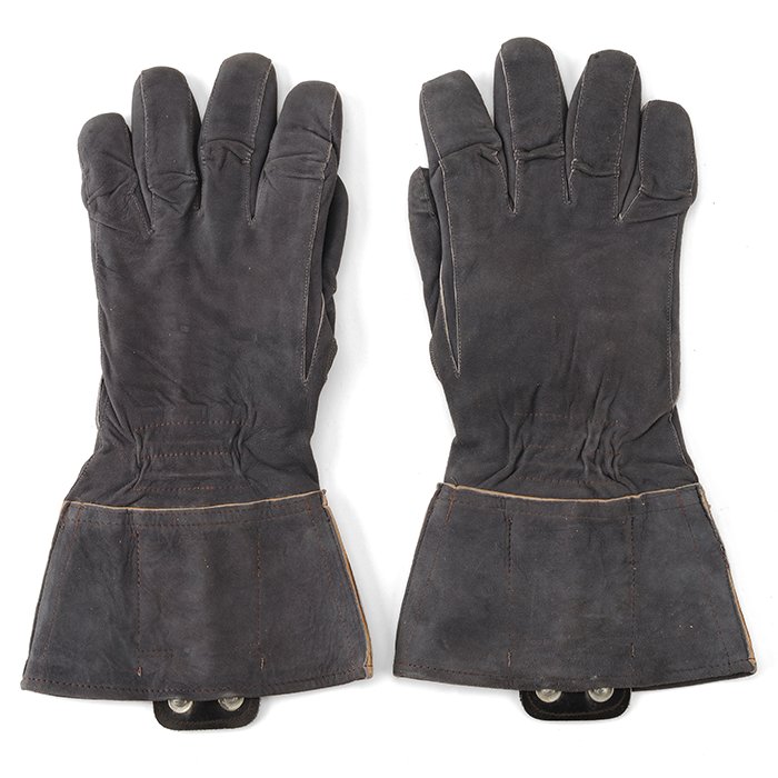 ACZ159 Luftwaffe issue electrically heated blue grey suede flight gauntlets — image 3