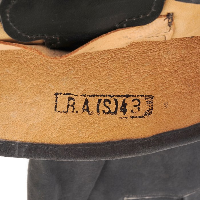 ACZ159 Luftwaffe issue electrically heated blue grey suede flight gauntlets — image 5